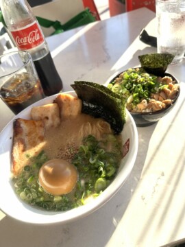 11/17 ラーメン TATSUでトン国ラーメン チキンどんぶり メキシカン航空 5000円 高くないですか!? 笑